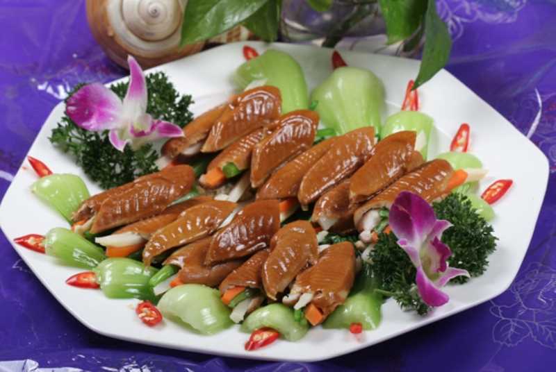 素翅扒菜胆