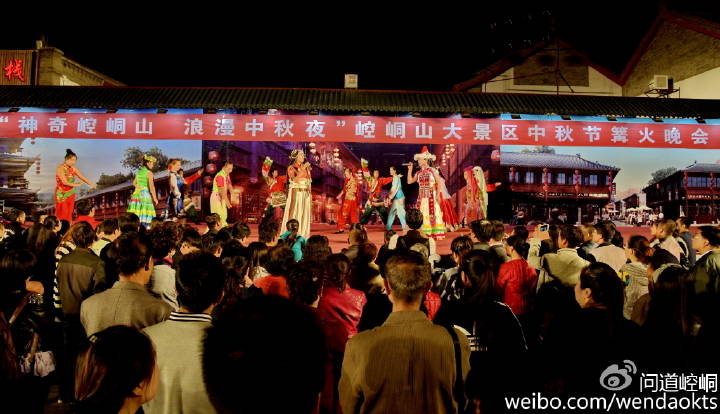http://ww4.sinaimg.cn/wap720/7d9154e4jw1f7u4akf6ztj21kw0woqma.jpg