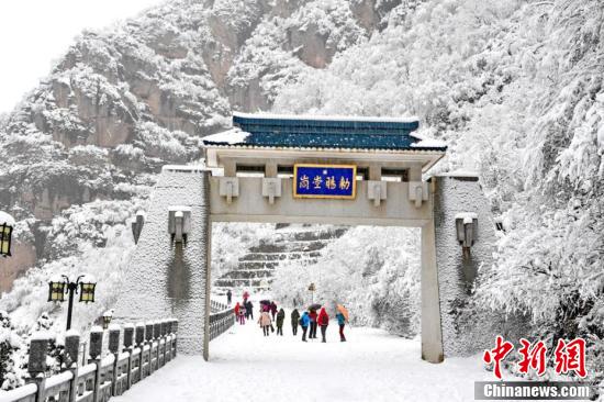 http://i2.chinanews.com/simg/hd/2017/03/15/200x133_906c50a91c634b4498de033ed1aa88ba.jpg